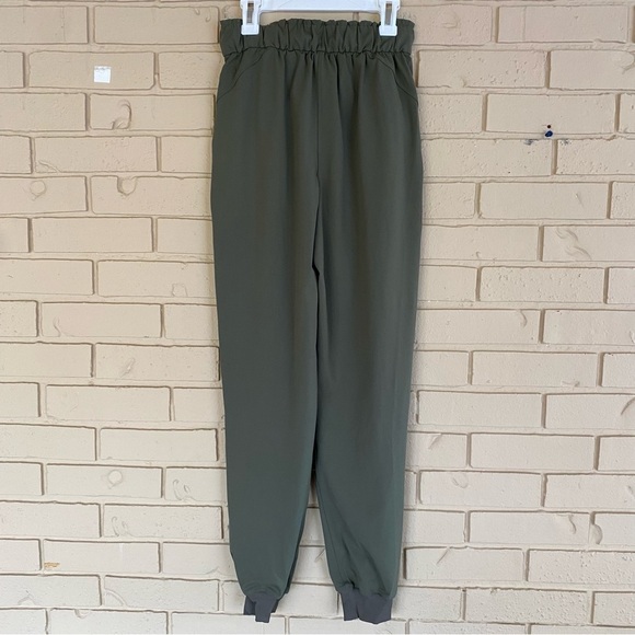 Lululemon Stretch High-Rise Jogger Womens 2 Dark Olive Full Length Athleisure - Picture 3 of 9